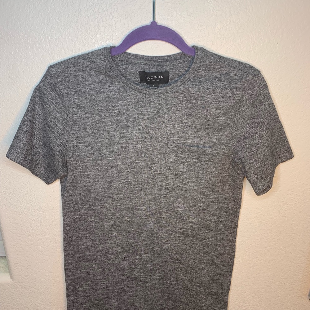Young Men’s Pacsun T-Shirt Size Small